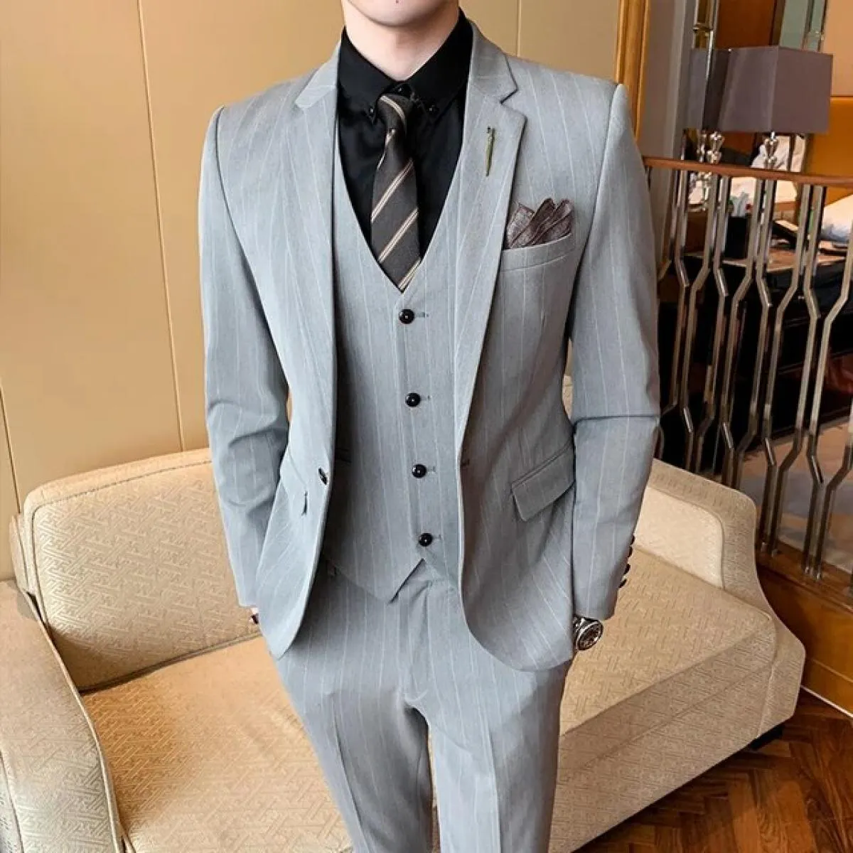 Abito da uomo nuovo a tre pezzi Business Casual Britannico a righe Taglie forti Abito doppiopetto maschile Blazer Giacca Pantalo