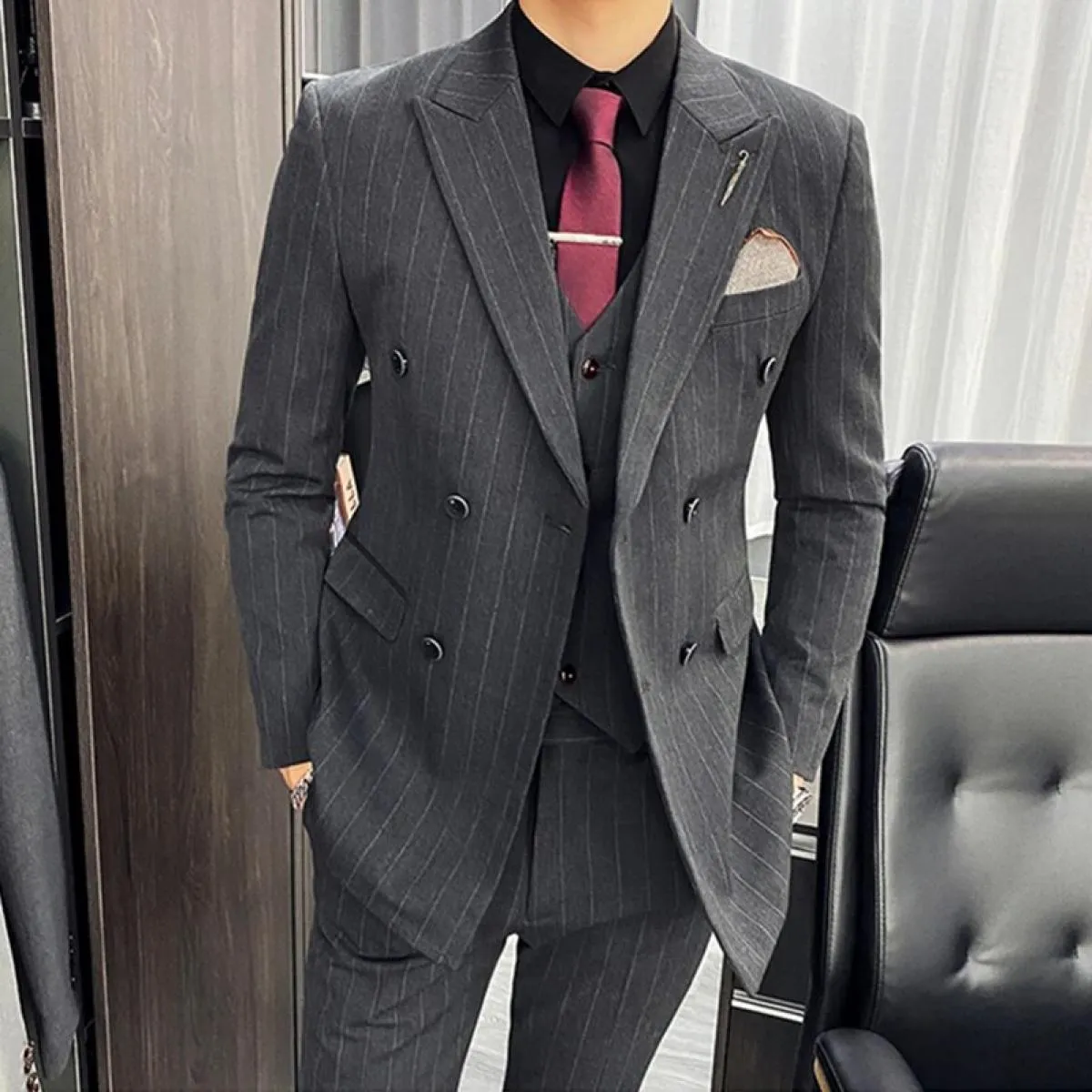 Abito da uomo nuovo a tre pezzi Business Casual Britannico a righe Taglie forti Abito doppiopetto maschile Blazer Giacca Pantalo