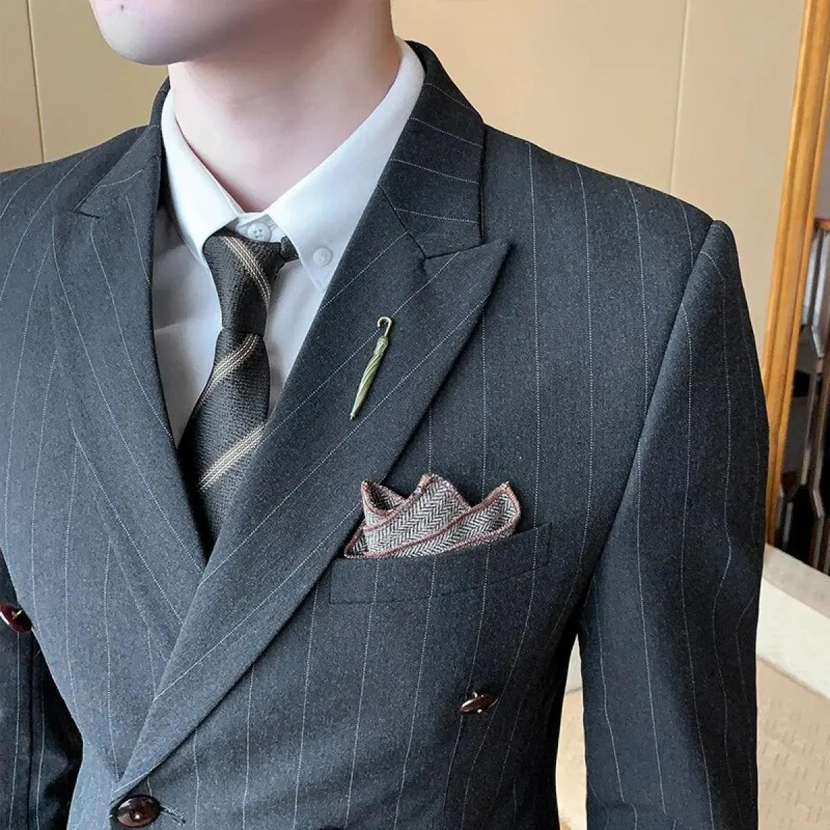 Abito da uomo nuovo a tre pezzi Business Casual Britannico a righe Taglie forti Abito doppiopetto maschile Blazer Giacca Pantalo