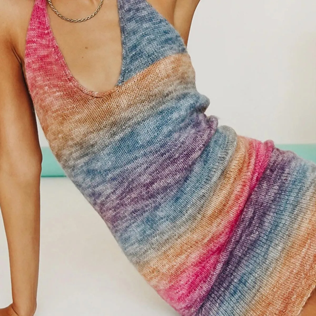 Abito in maglia con scollo a V Abito da festa tie-dye Abito da spiaggia senza schienale Abito aderente aderente senza maniche Mi