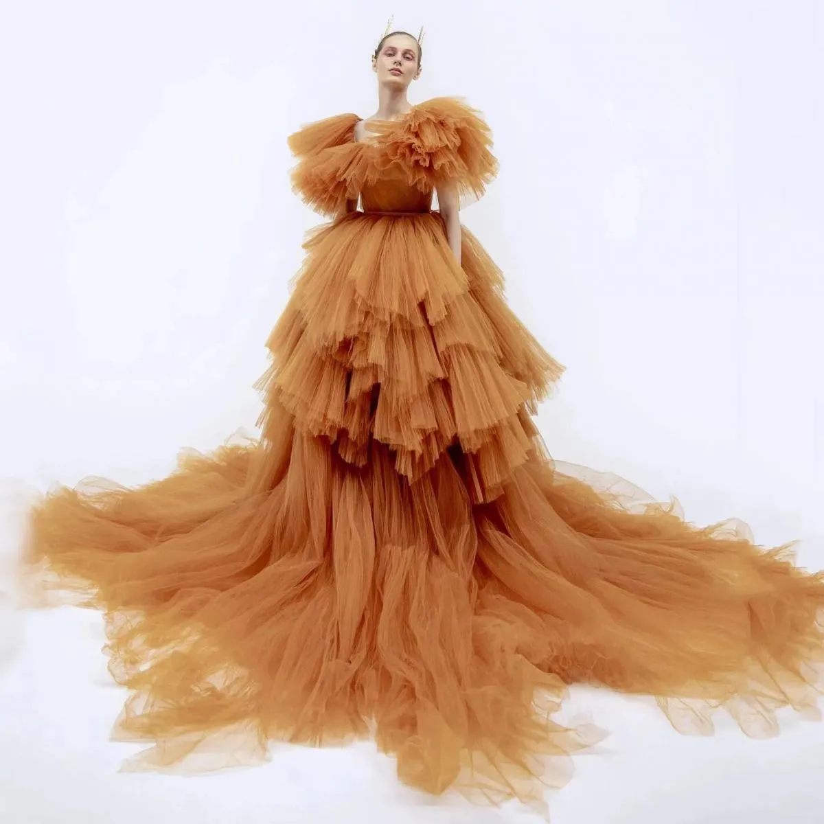 Affascinante abito da sera in tulle arruffato abiti da festa extra gonfio lungo strascico oro abito formale da ballo abito da se
