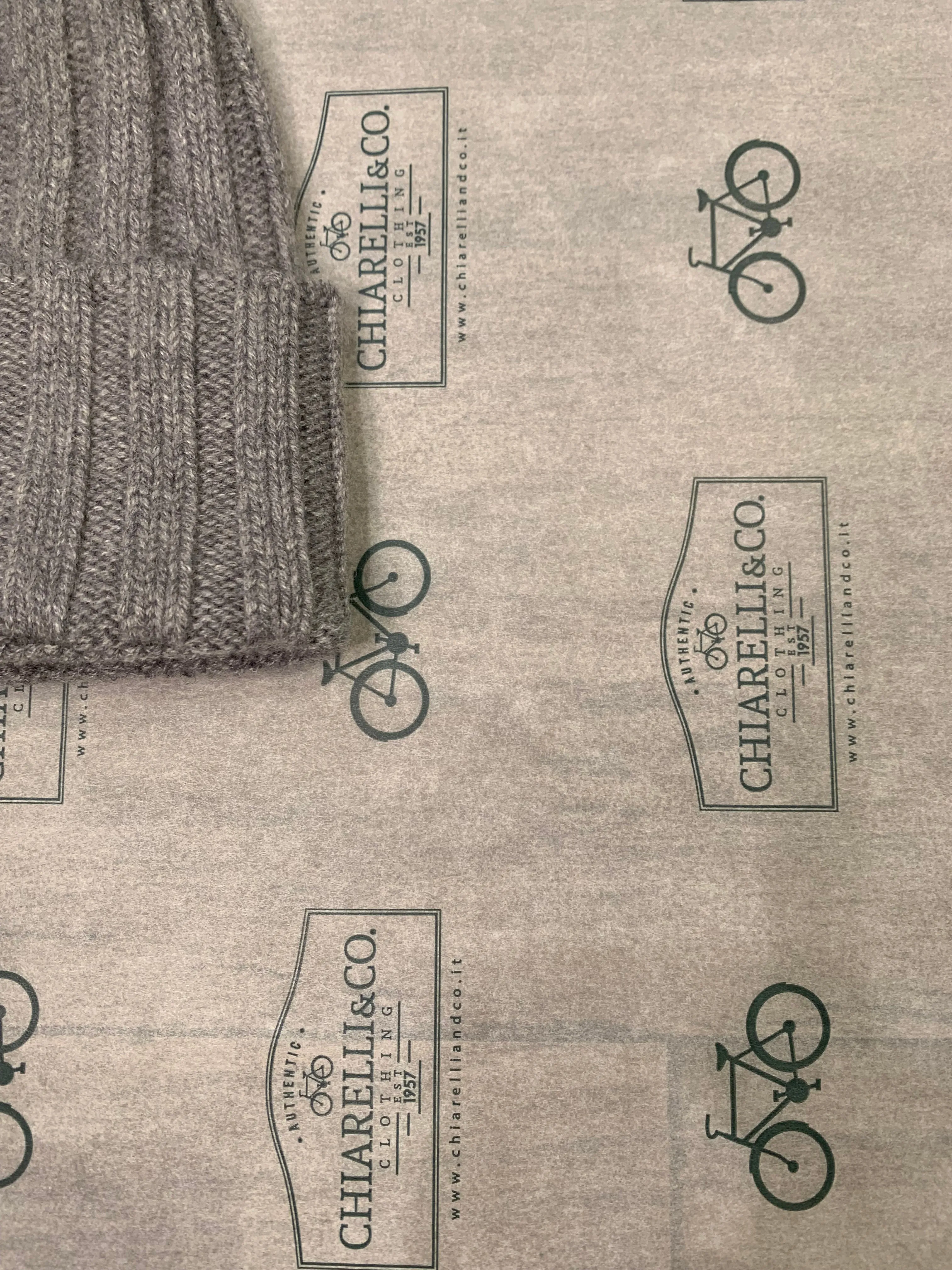 Berretto Chiarelli a coste larghe in puro cashmere senza cucitura centrale grigio