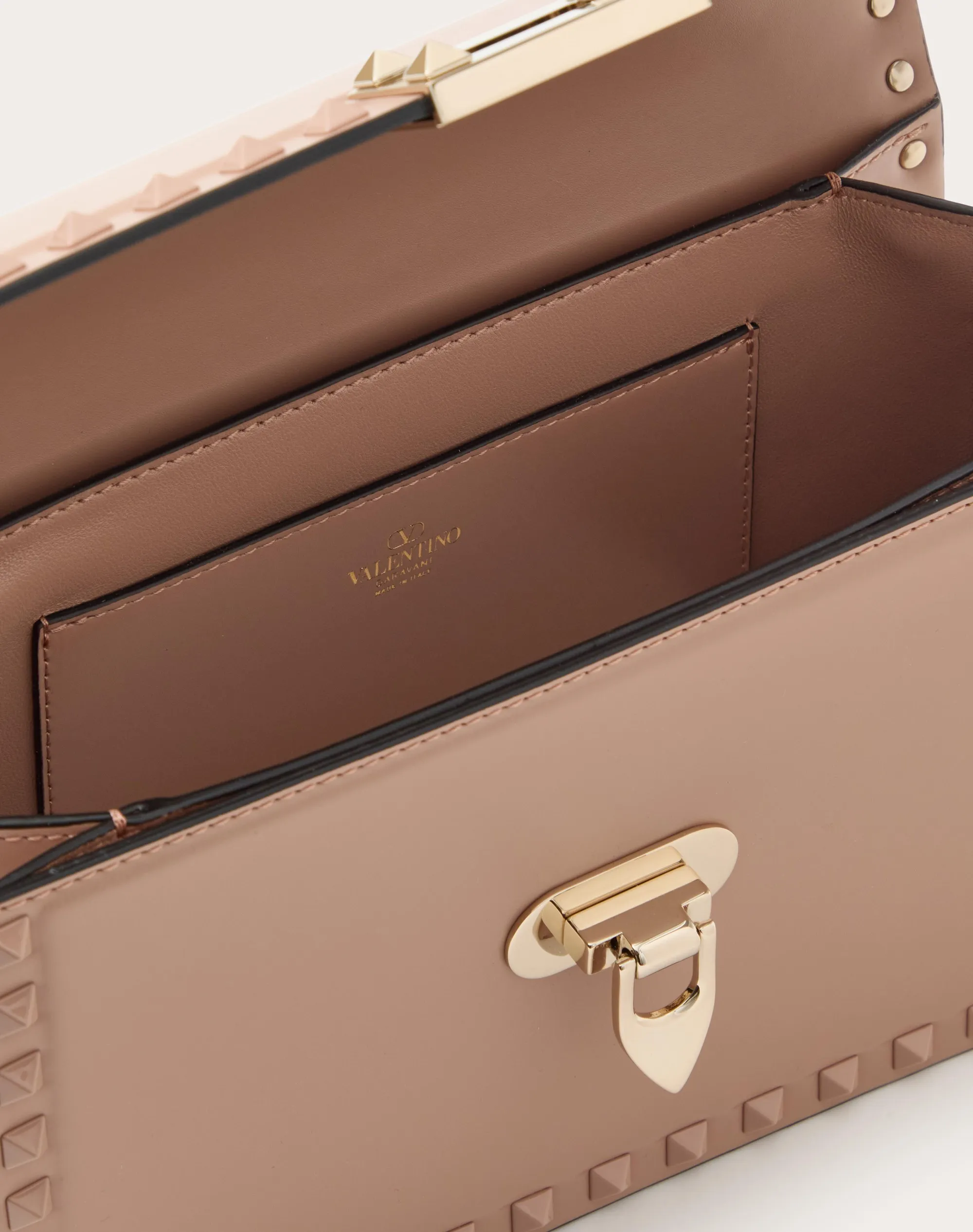 BORSA A SPALLA ROCKSTUD23 IN VITELLO LISCIO