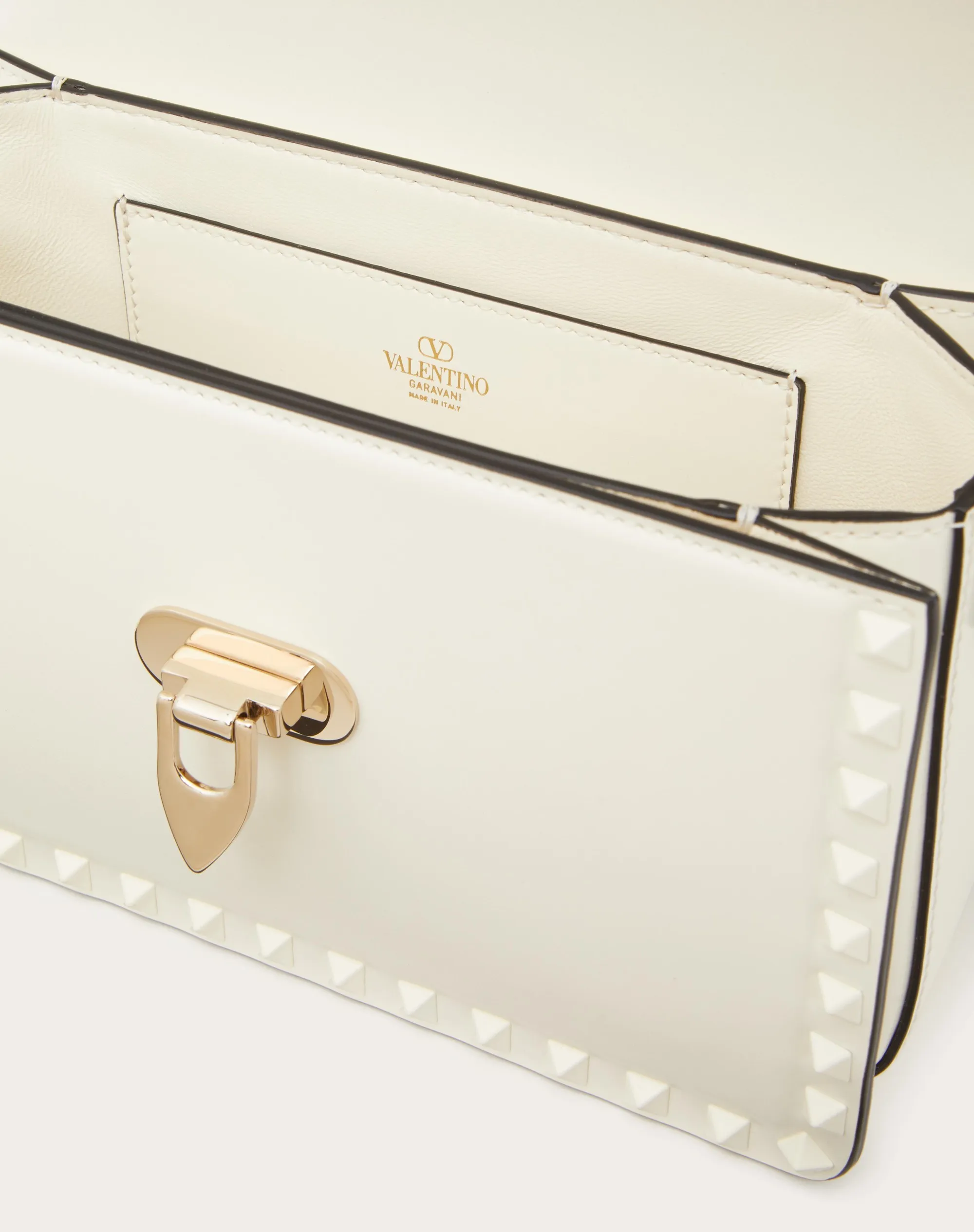 BORSA A SPALLA ROCKSTUD23 IN VITELLO LISCIO