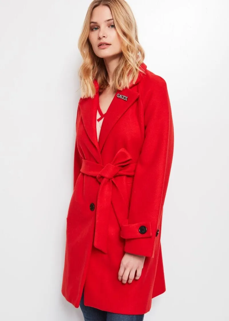 Cappotto con spilla logata
