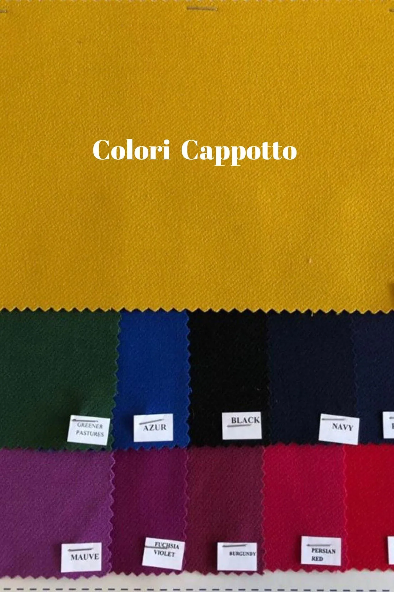 Cappotto verde smeraldo in panno Artista a collo alto modello leggermente svasato accessoriato con due cinture