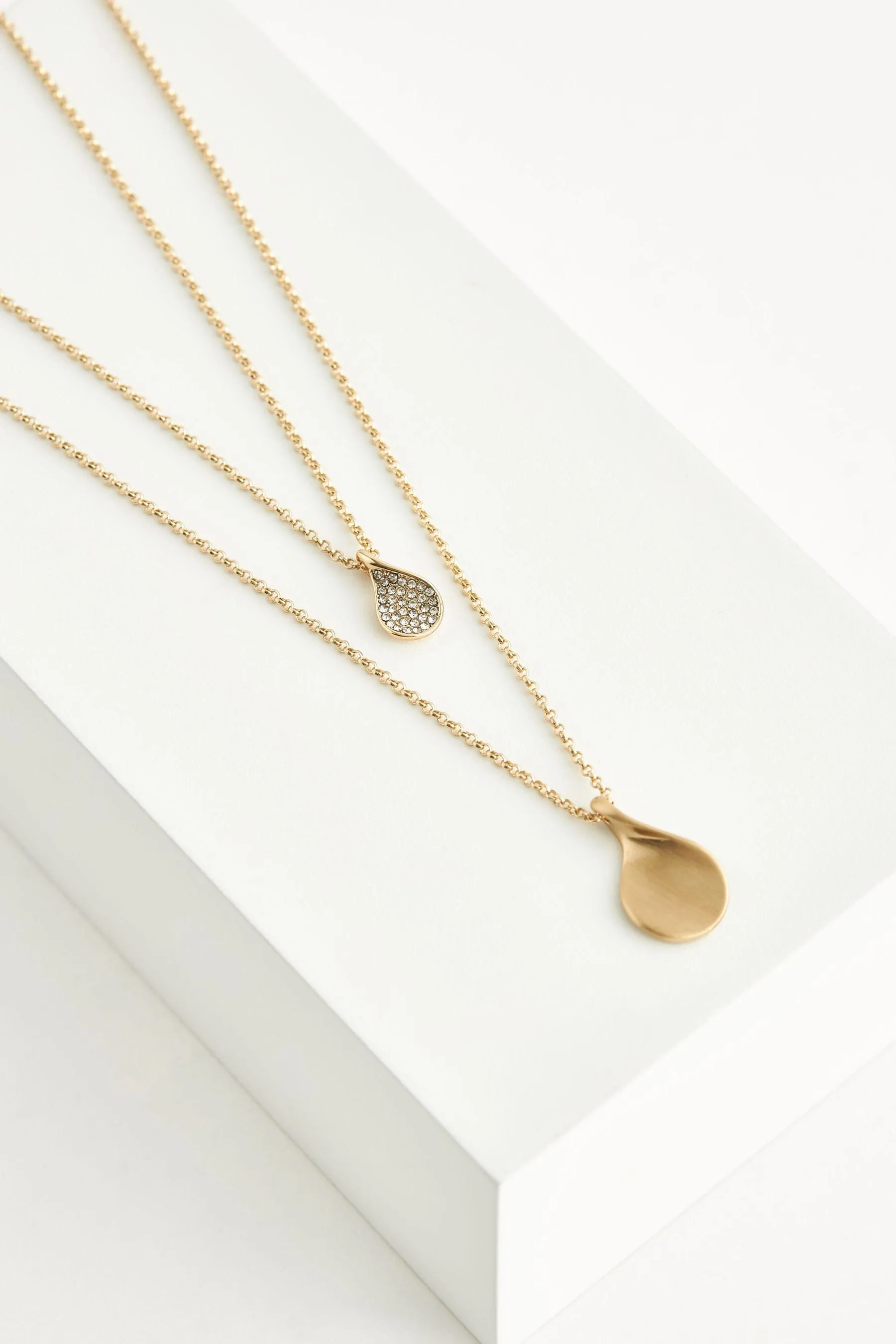 Collana multifilo luccicante con petali
