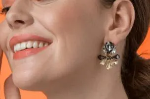 Eleganti orecchini con strass, neri