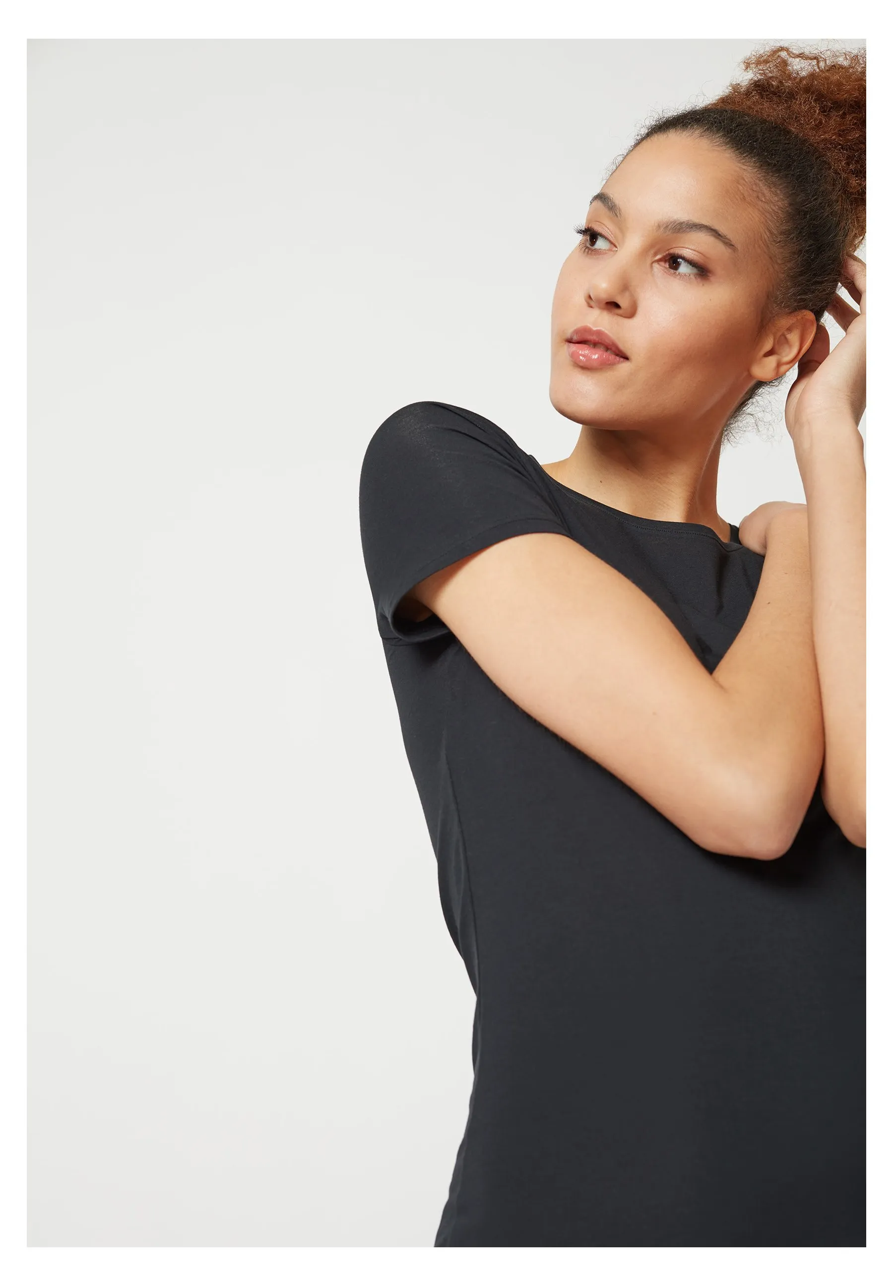 ESSENTIALS - T-shirt basic