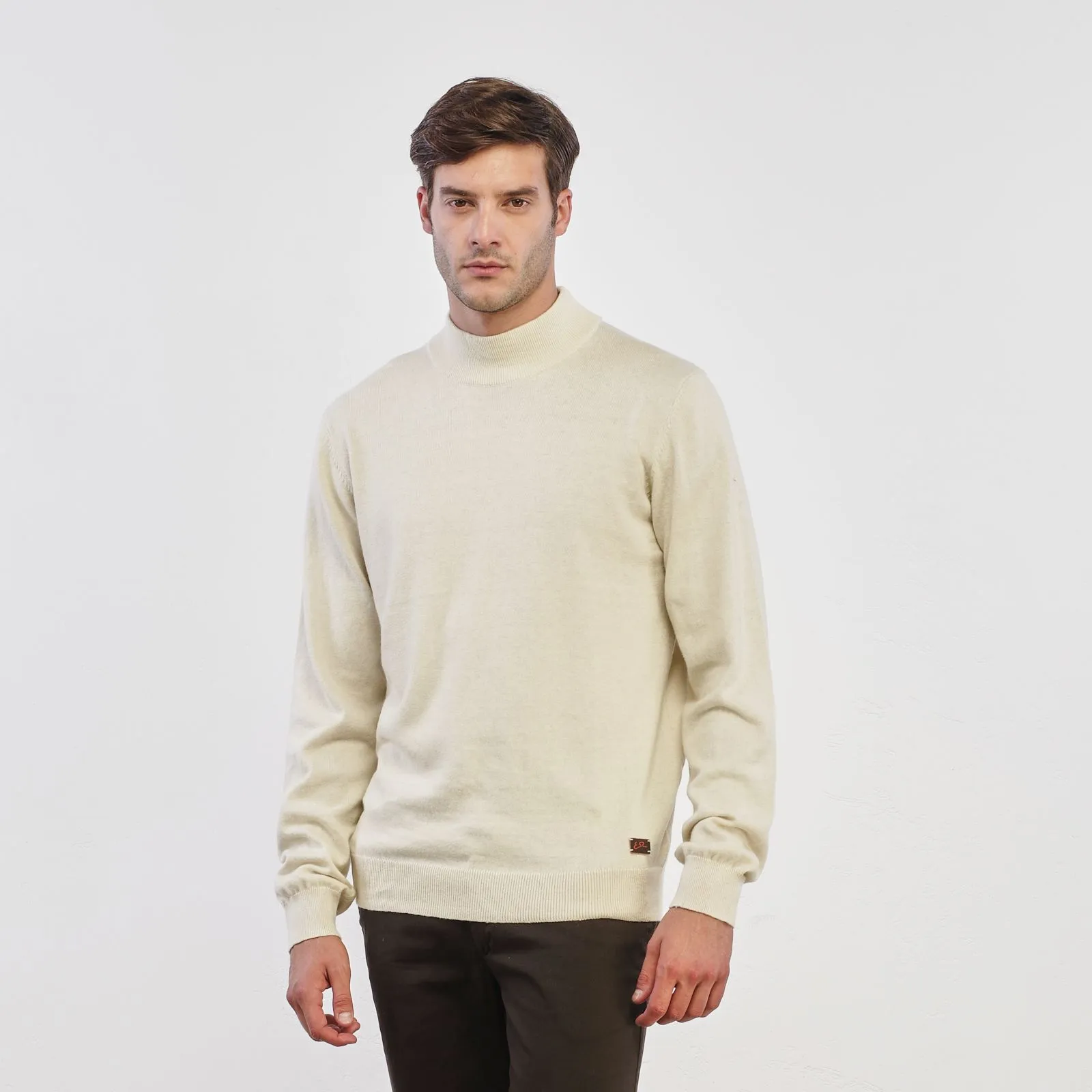 Maglioncino dolcevita beige