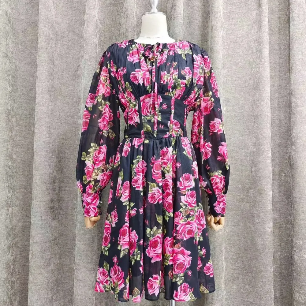 Maniche a lanterna delicate e dolci, colletto rialzato, vita snellente, abito in chiffon stampato a trapezio, gonna lunga elegan