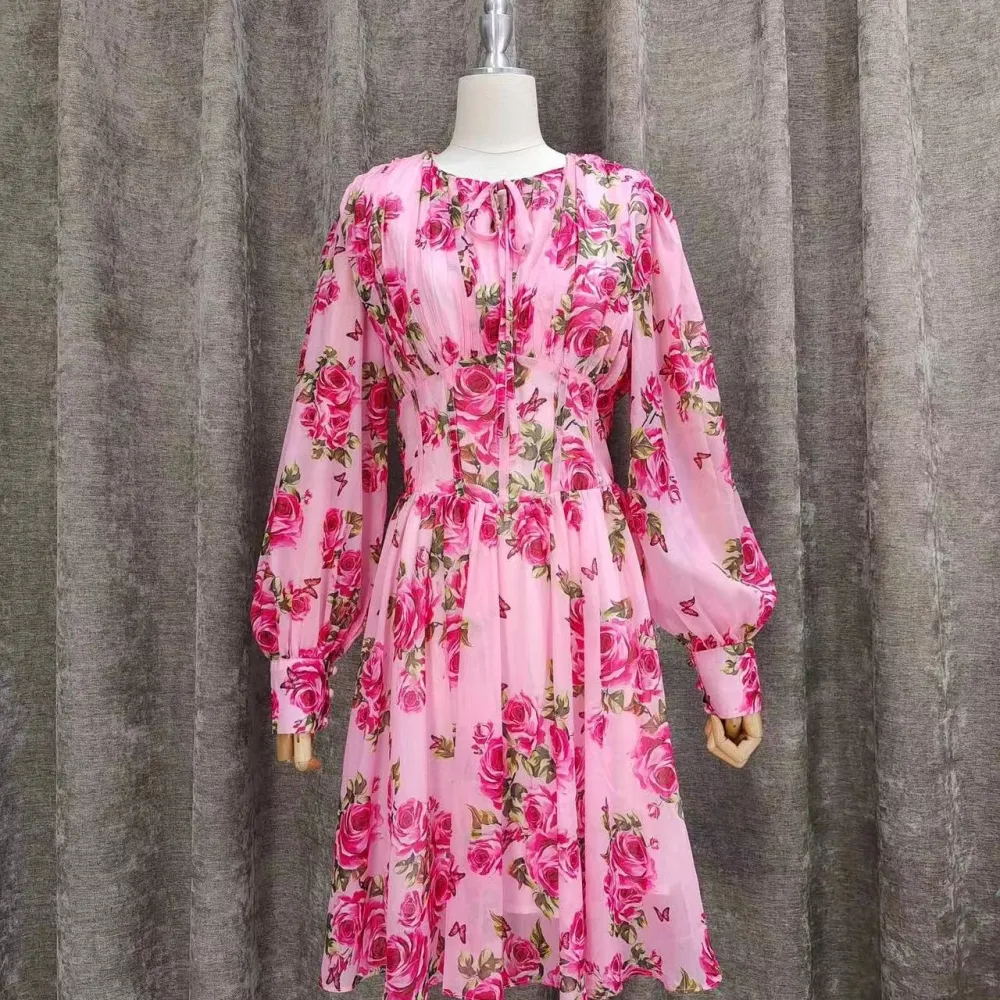 Maniche a lanterna delicate e dolci, colletto rialzato, vita snellente, abito in chiffon stampato a trapezio, gonna lunga elegan