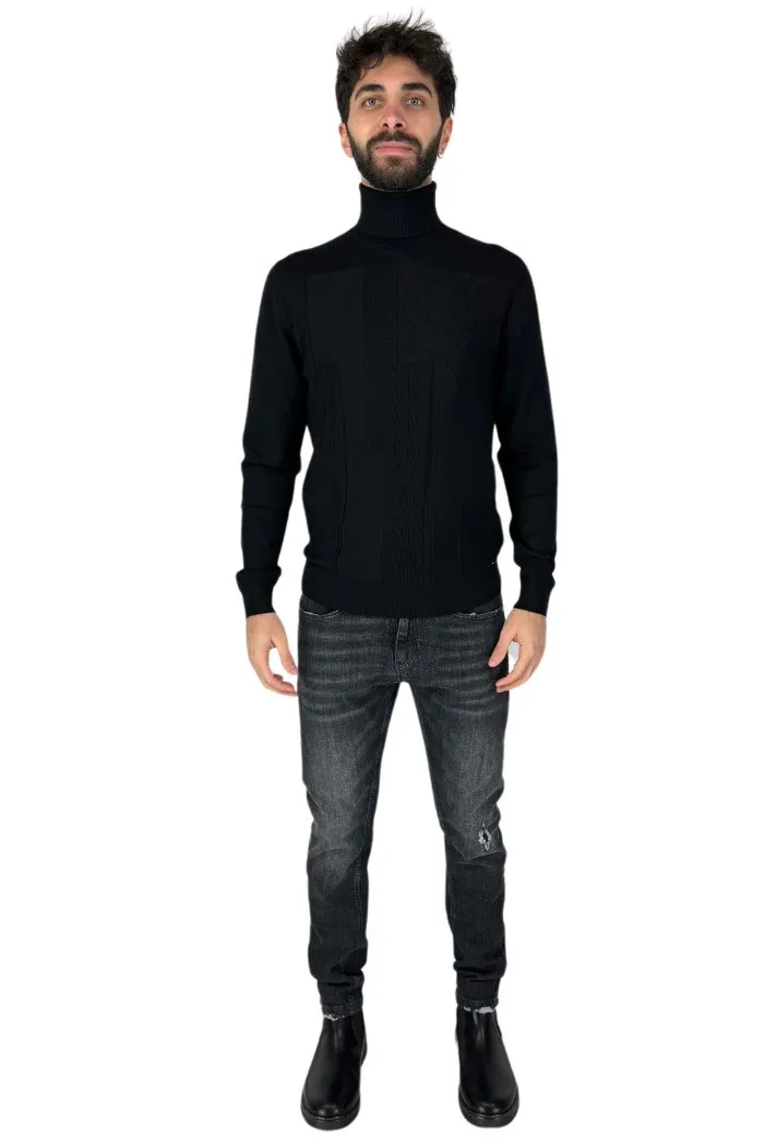Markup dolcevita lavorato in misto viscosa mk590039