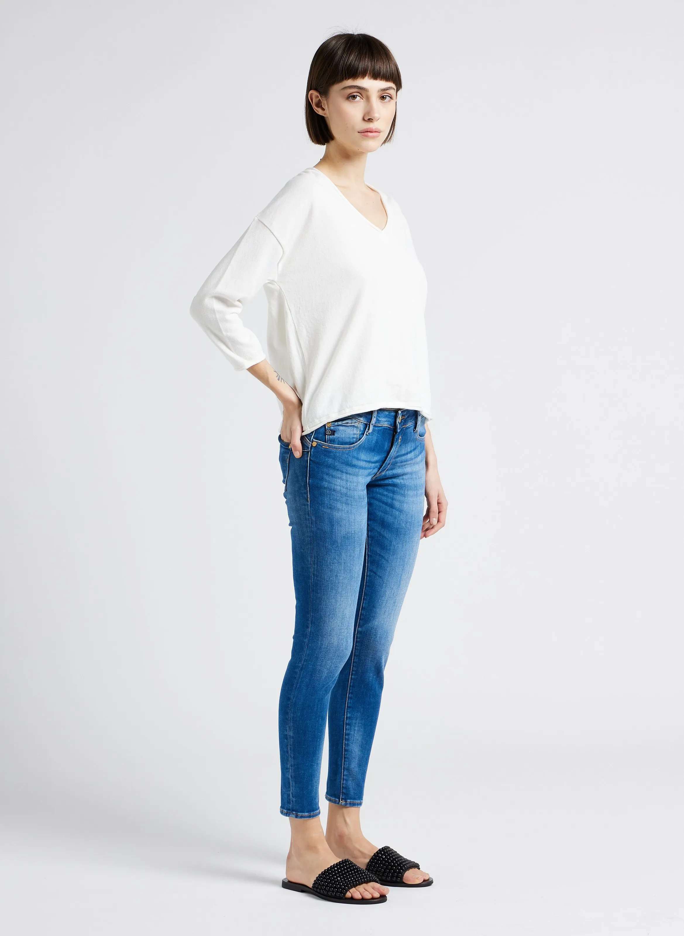  ONE STEP   Maglione a collo a V svasato in cotone | Bianco