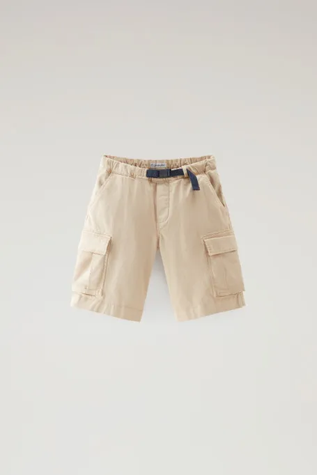 Pantaloncini cargo da bambino tinti in capo in cotone elasticizzato                                                             
