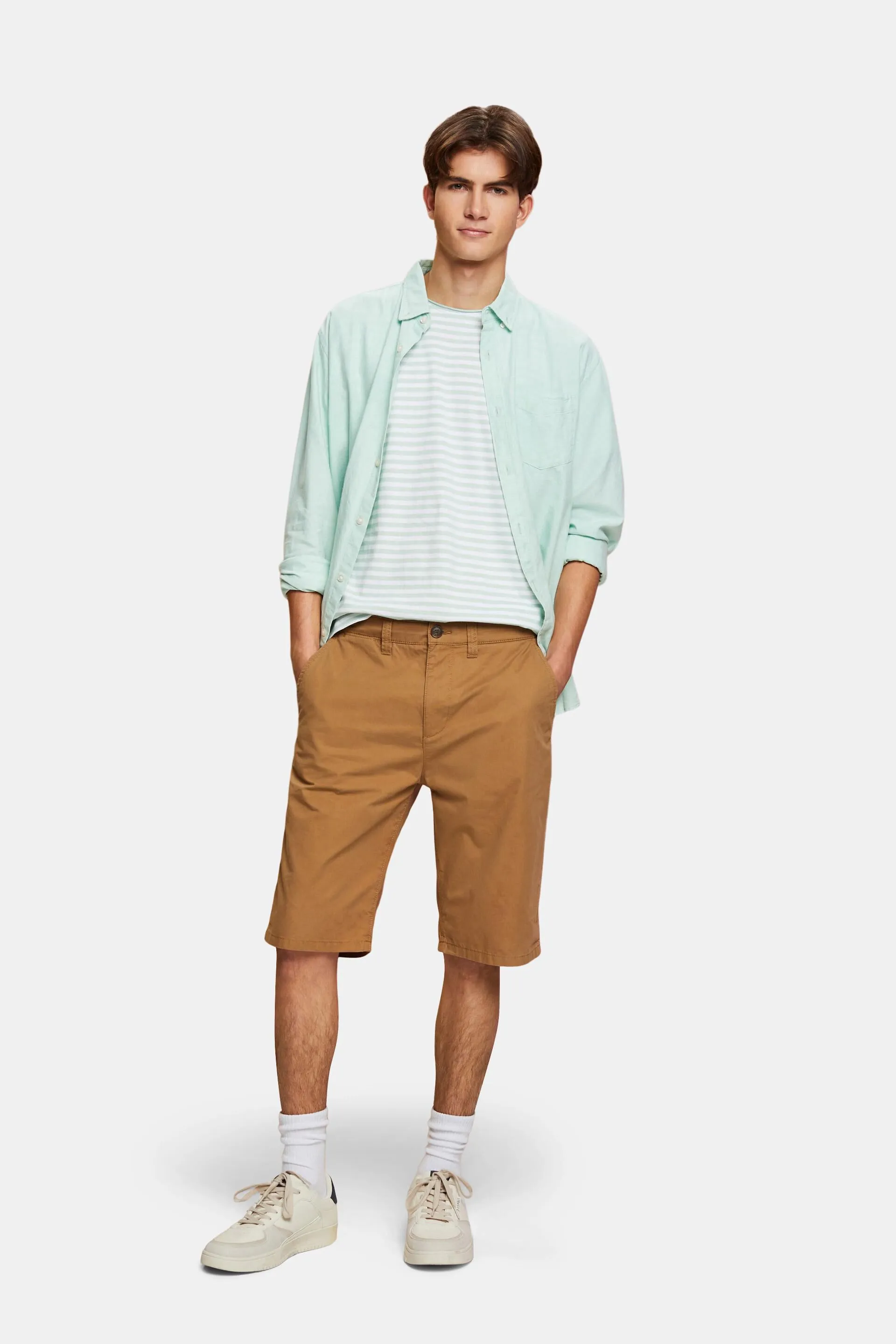 Pantaloncini stile chino in cotone sostenibile