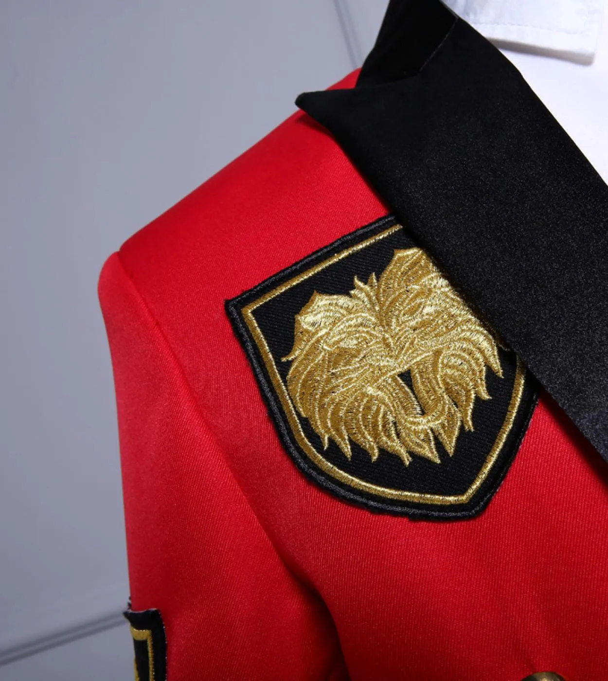 Plyesxale Blazer doppiopetto da uomo Disegni di medaglie militari Giacca da ricamo con ricamo Prestazioni annuali Nero Rosso Pro