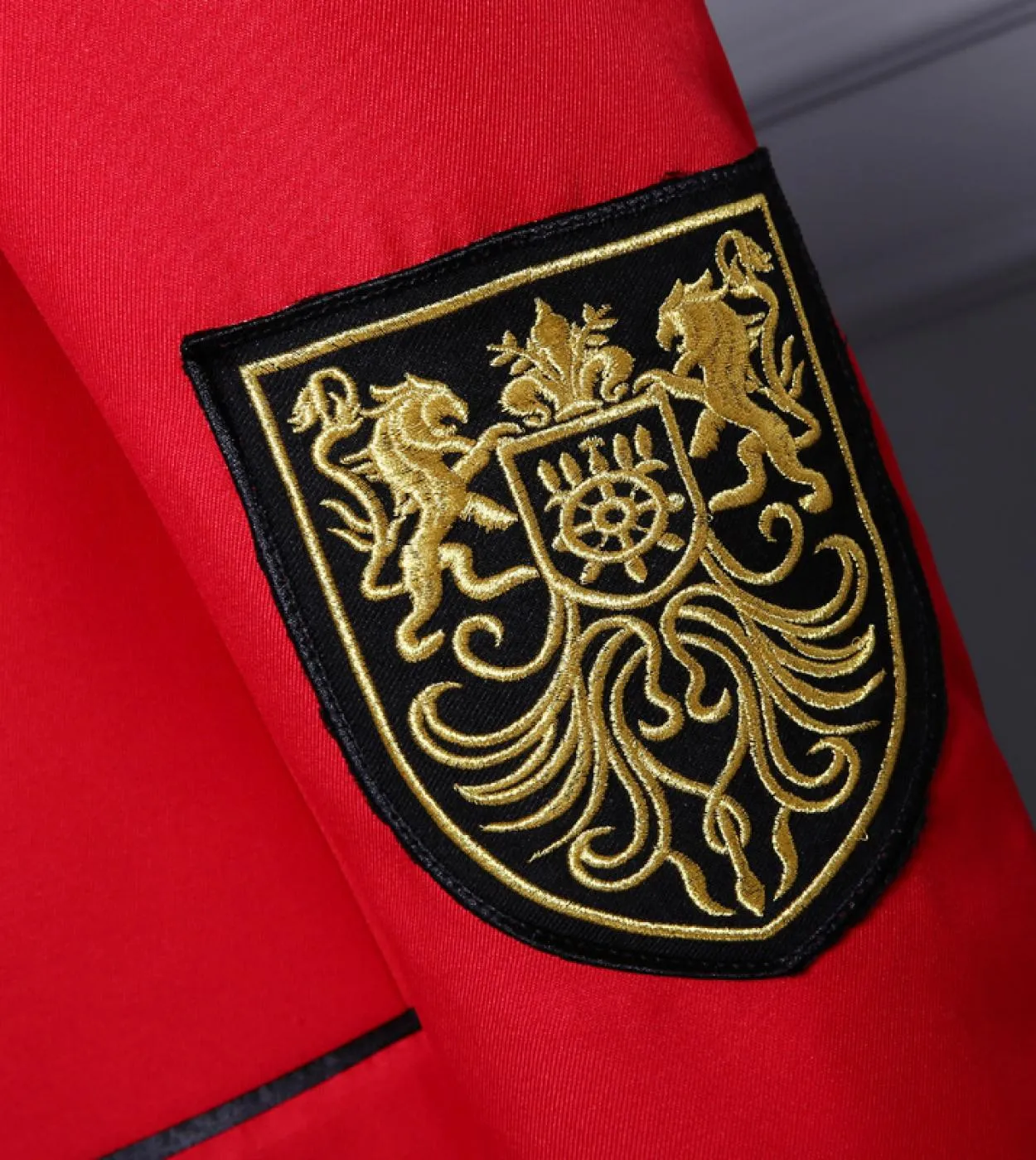 Plyesxale Blazer doppiopetto da uomo Disegni di medaglie militari Giacca da ricamo con ricamo Prestazioni annuali Nero Rosso Pro
