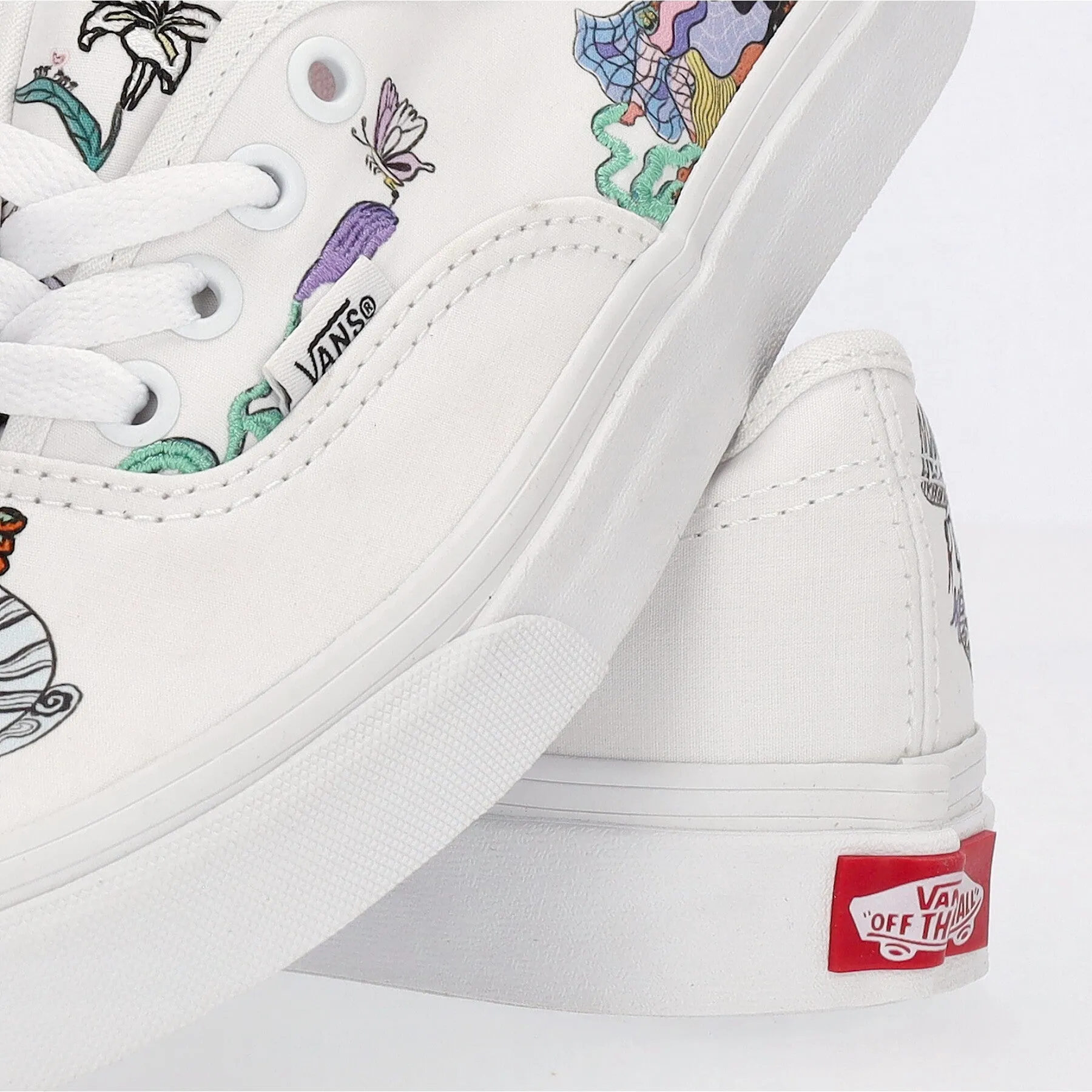 Scarpa Bassa Donna Authentic (otw Gallery) X Ashley Lukashevsky White