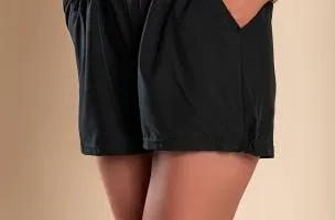 Shorts a vita alta con elastico in vita e cintura, nero