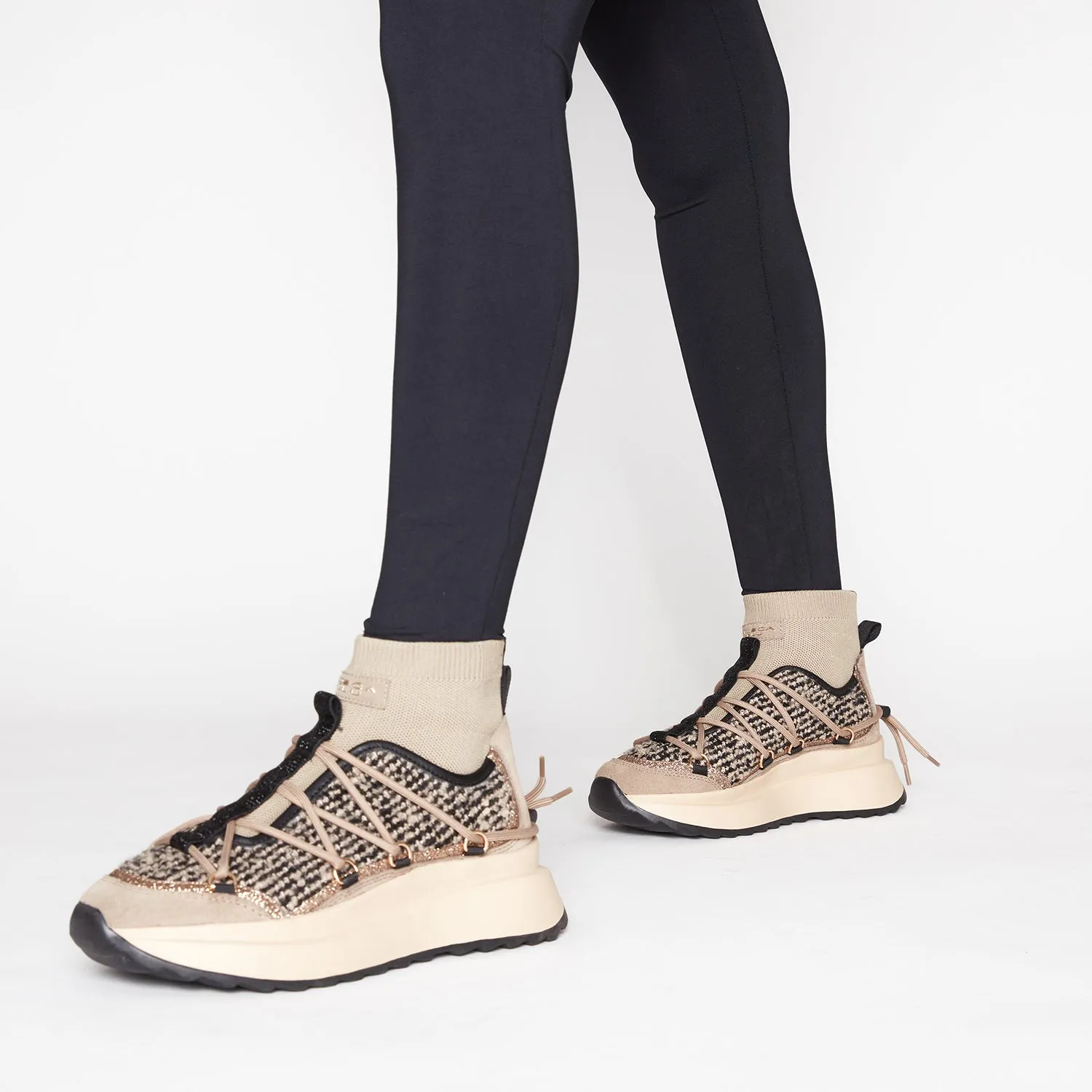     SNEAKER ALASKA IN TESSUTO COLORE BEIGE  