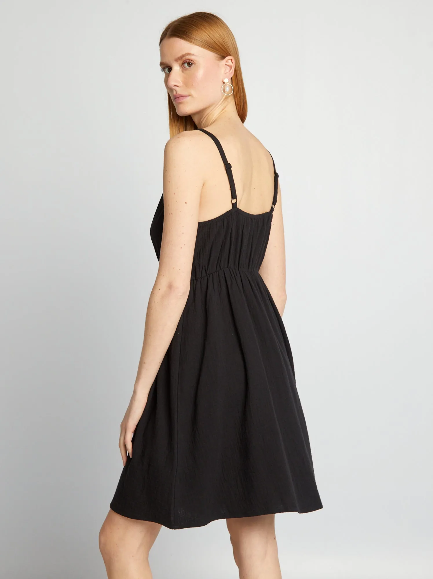 Vestito corto con spalline sottili - nero